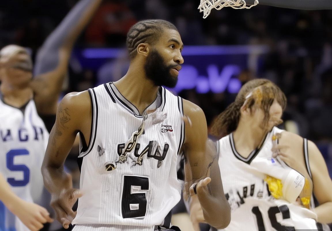 湖人季后赛席位现曙光！NBA常规赛排名剧变：马刺反超掘金搅动西部格局